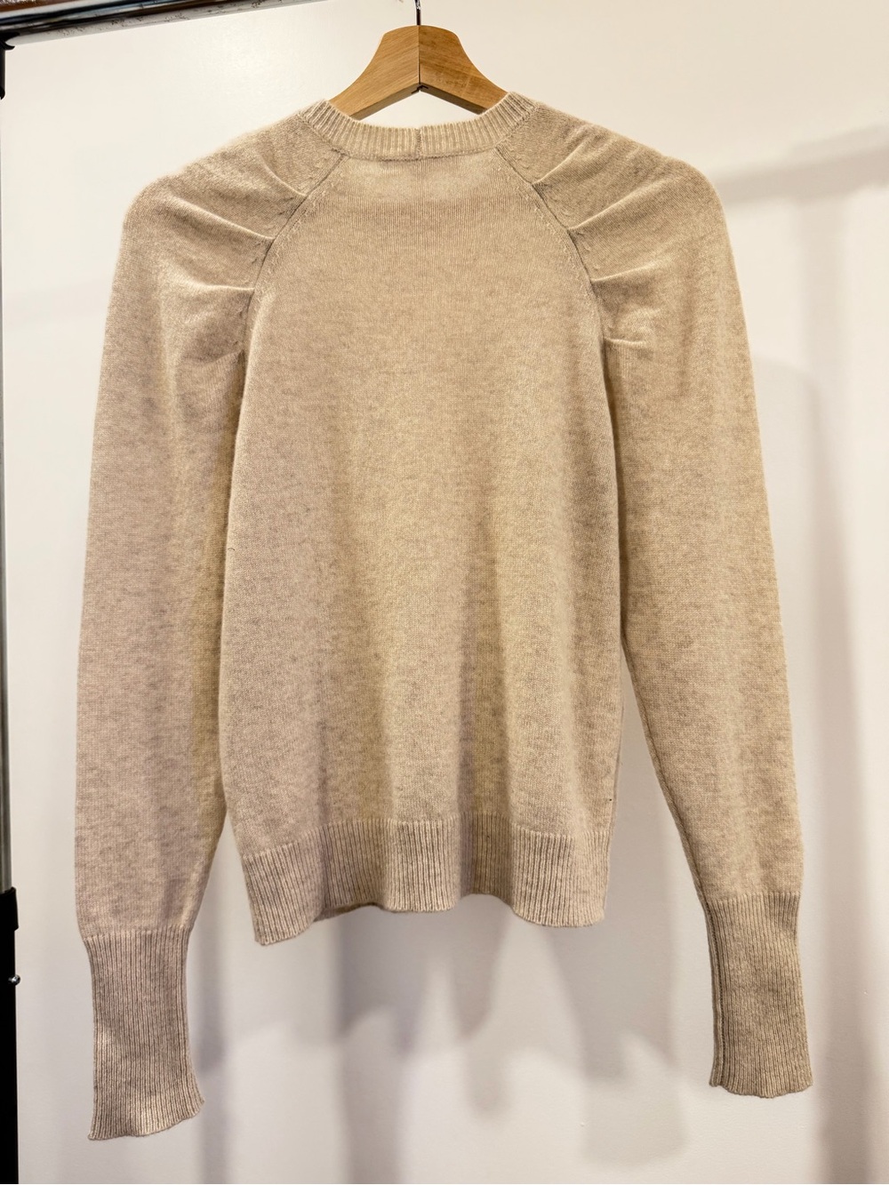 Cream Raglan-Sleeve Cashmere-Blend Crewneck Sweater - Picture 2 of 4